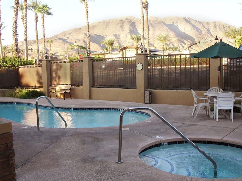 Holiday Inn Express & Suites Rancho Mirage - Palm Spgs Area By Ihg Buitenkant foto